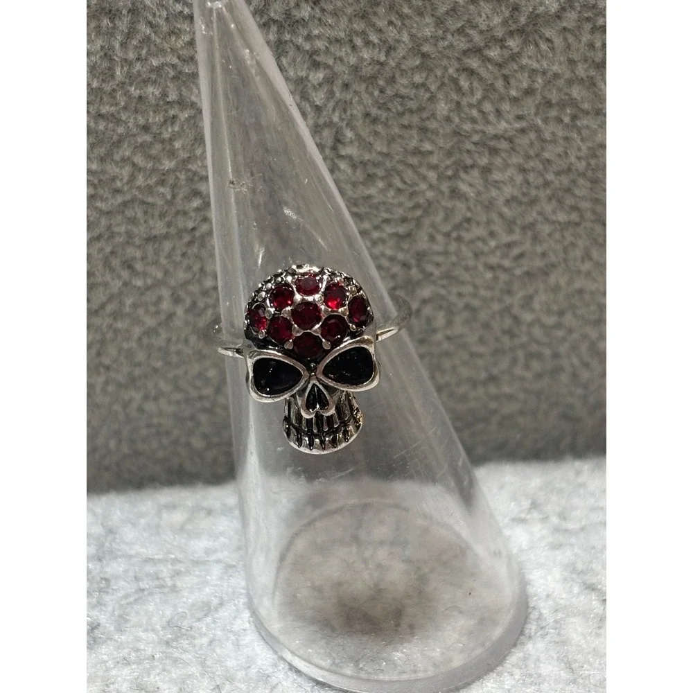 #2. gothic Skull Ring